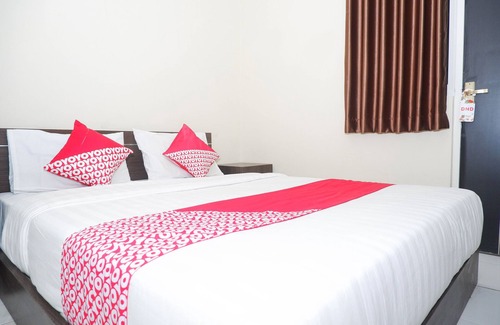 Semarang Hotel | OYO 1217 Candi Residence