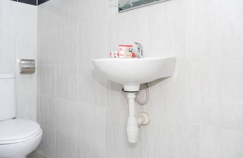 Semarang Hotel | OYO 1217 Candi Residence