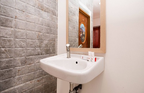 Semarang House | OYO 1251 Residence 8