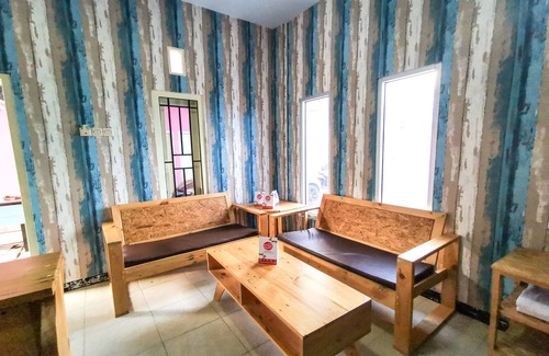 Sidomulyo Hotel | OYO 1291 Asipra House