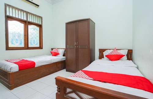 Tuban Sub-District Hotel | OYO 1439 Gang Guest Homestay Syariah