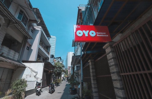 Kebon Kacang Hotel | OYO 150 Harmoni Residence