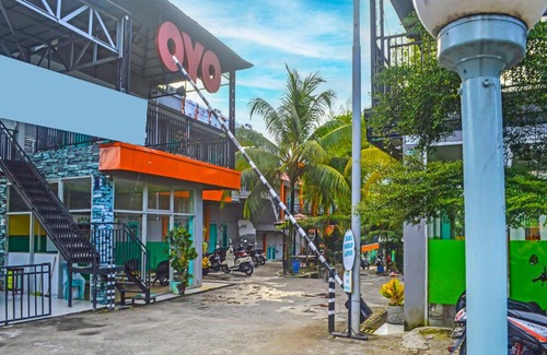 Balikpapan Hotel | OYO 1745 Guest House Nur Aziziah Syariah 2