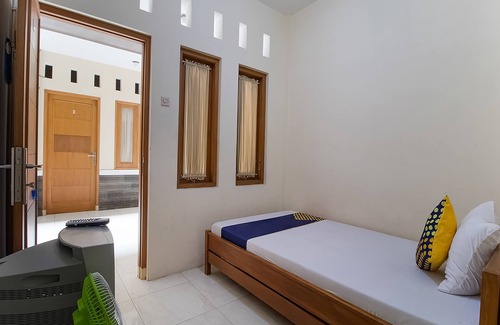 Cianjur Hotel | OYO 1982 Golf Papa Costel