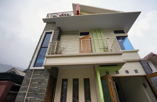 Sukapura Hotel | OYO 2525 Rumah Singgah Brm