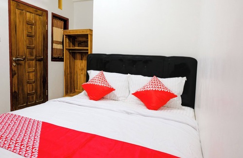 Blimbing Hotel | OYO 2986 D&a Guesthouse Syariah And Rent
