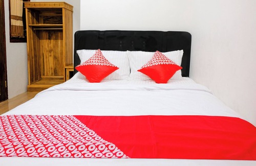Blimbing Hotel | OYO 2986 D&a Guesthouse Syariah And Rent