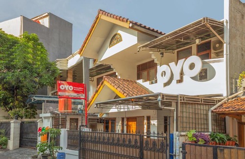 Kebon Kacang Hotel | OYO 366 Thamadhiro Residence