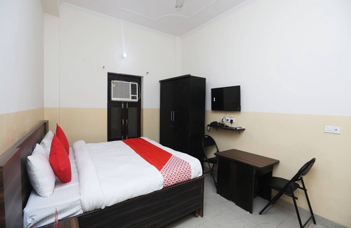 Knowledge Park III Hotel | OYO 44000 The Nest - Knowledge Park