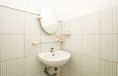 Suko Manunggal House | OYO 661 Galaxy Homestay