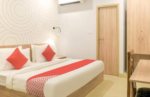 Dwarka Hotel | OYO 76976 The Signature Inn