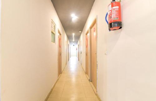 Dwarka Hotel | OYO 76976 The Signature Inn