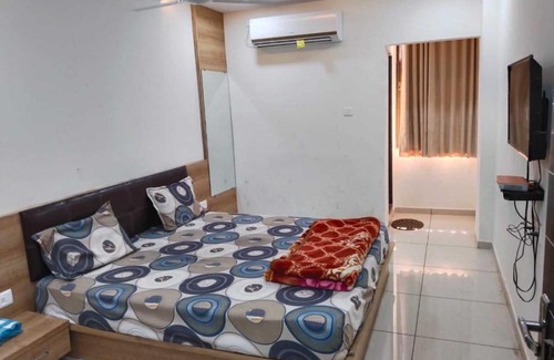 Palanpur Hotel | OYO 80859J Dream Guesthouse Gola