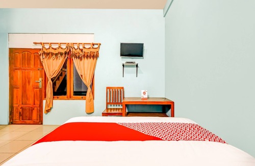 Kretek Hotel | OYO 90051 Guest House Parangtritis