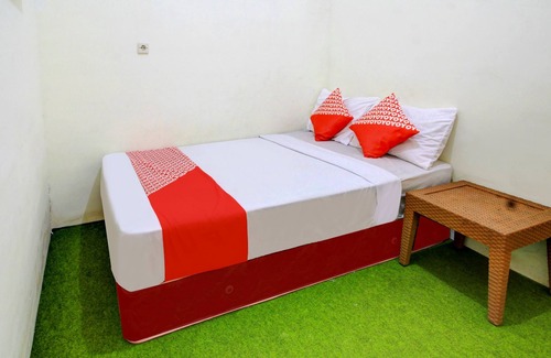 Jombang Hotel | OYO 90725 Zeevanna Guest House Syariah