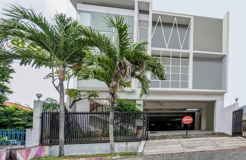 Suko Manunggal Hotel | OYO 90935 Rumah Kost Metroliving