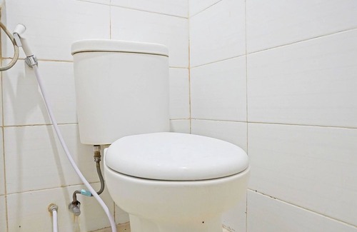 Gubeng Hotel | OYO 91508 Ruby Homestay Syariah