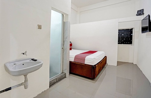 Lamongan Hotel | OYO 91653 Grand Syariah Hagawa Lamongan Near SPORT CENTER LAMONGAN