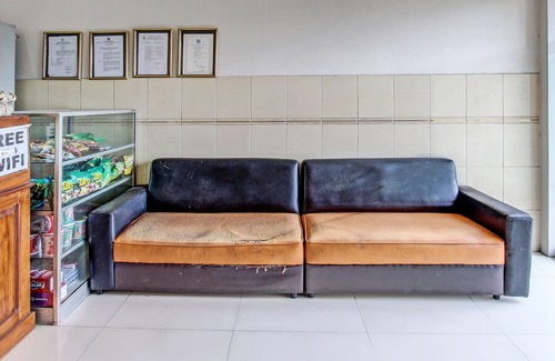 Kalasan Hotel | OYO 91785 Hotel Srikandi Kalasan