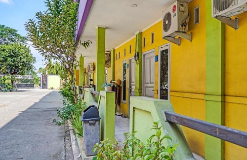 Karawang Hotel | OYO 91796 Guest House Ghalta Syariah
