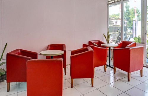 Karawang Hotel | OYO 91796 Guest House Ghalta Syariah