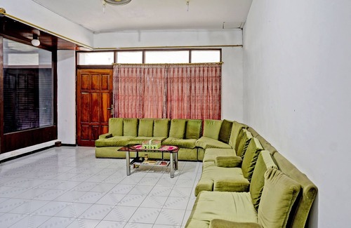 Mojokerto Hotel | OYO 91865 Sidomulyo Kost Syariah