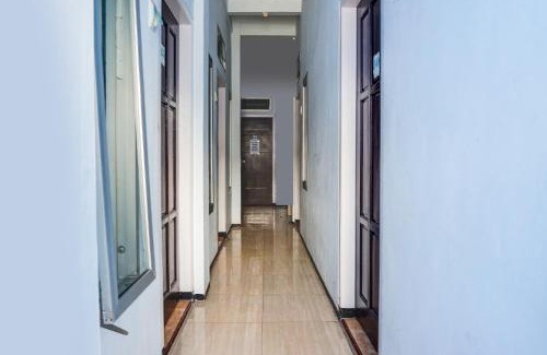 Dinoyo Hotel | OYO 91926 Serayu Sumbersari Homestay