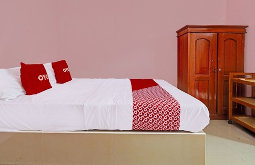 West Cirebon Hotel | OYO 92062 Pondok Aurel Wahidin
