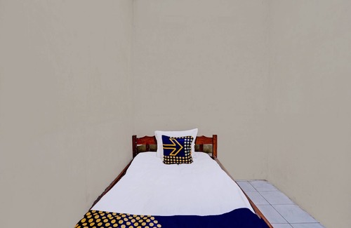 Gresik Hotel | OYO 92267 Nurul Homestay Syariah