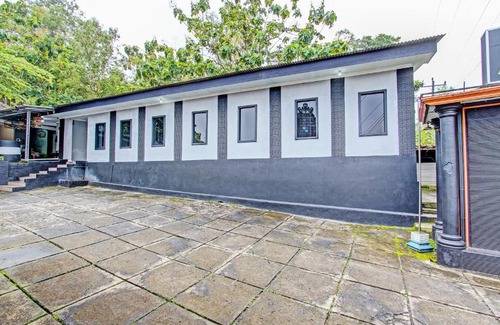 Wonogiri Hotel | OYO 92287 Hotel Aji Mantoro