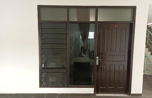 Sukabumi Hotel | OYO 92324 Hotel Sinar Rejeki