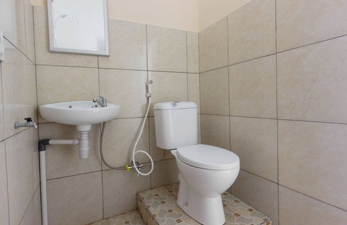 Muntinlupa Hotel | OYO 92333 Bayanan Indah Guest House