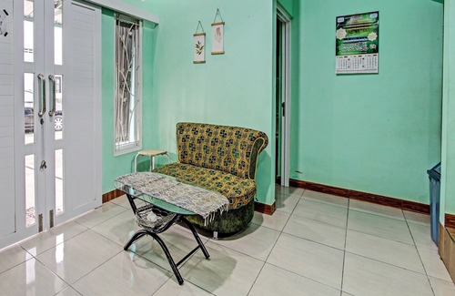 Central Yogyakarta Hotel | OYO 92521 Guest House Inayah Syariah