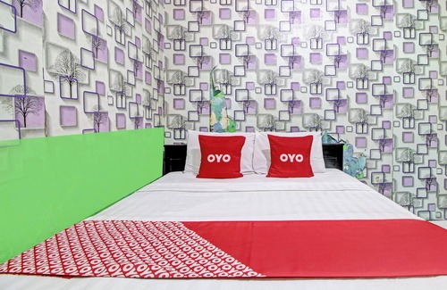 Karanganyar Hotel | OYO 92759 Penginapan Piji Kembar