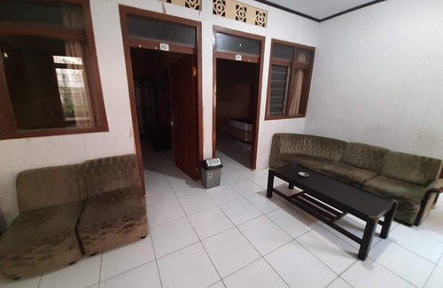 Bogor Tengah Hotel | OYO 93135 Wisma Bayt Hikmah