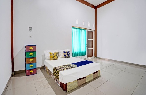 Pekalongan Hotel | OYO 93360 Wisma Subur Syariah