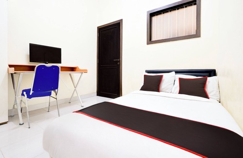 Tegal Hotel | OYO 94421 Soetomo Guest House