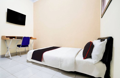 Tegal Hotel | OYO 94421 Soetomo Guest House