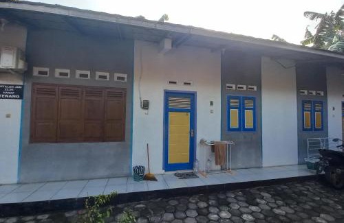 Banyumas Hotel | OYO 94672 Putri Kinasih