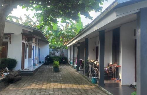 Banyumas Hotel | OYO 94672 Putri Kinasih
