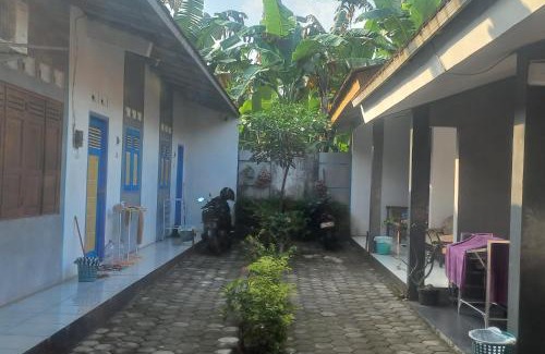Banyumas Hotel | OYO 94672 Putri Kinasih