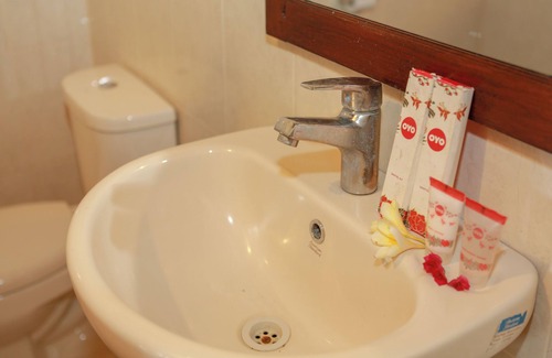Temanggung Hotel | OYO 94674 Guesthouse Sabar Makmur