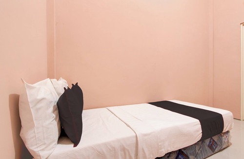 Sukaradja Hotel | OYO 94707 Guesthouse Alun Alun
