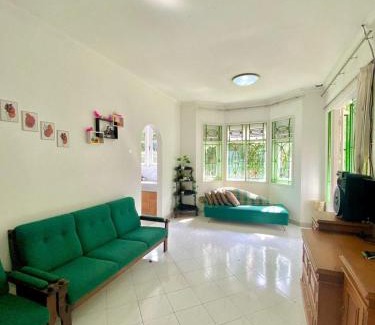 Cipanas Hotel | OYO 94710 Puncak Resort Guest House