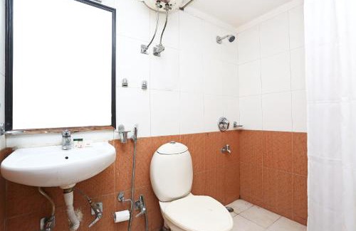 Nehru Place Hotel | OYO Flagship Hotel F FIVE