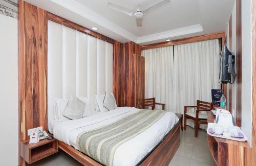 Nehru Place Hotel | OYO Flagship Hotel F FIVE