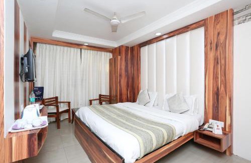 Nehru Place Hotel | OYO Flagship Hotel F FIVE