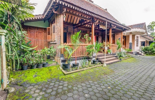 Pakem Hotel | OYO Homes 90987 Desa Wisata Gabugan Syariah