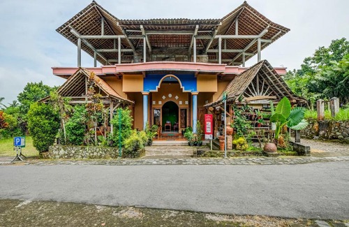 Ngaglik Hotel | OYO Homes 90996 Desa Wisata Pulesari Syariah