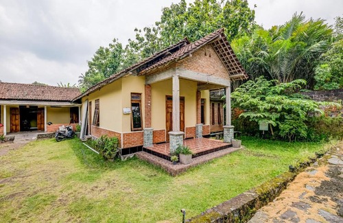 Ngaglik Hotel | OYO Homes 90996 Desa Wisata Pulesari Syariah